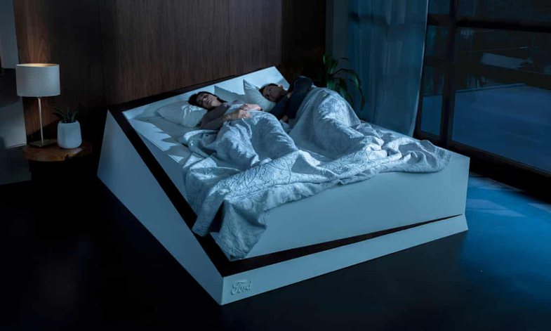 Mos vallë çiftet duhet të flenë veç e veç?