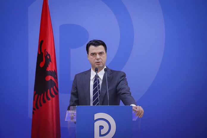 Basha: Shqipëria nuk duhet të heshtë karshi tankeve dhe avionëve serbë që mësyjnë kufijtë e Kosovës