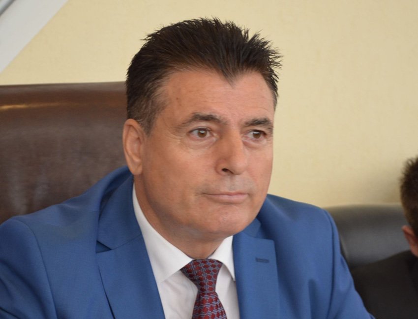 Mblidhen për kafe në veri kandidatët për kryetar të Mitrovicës, Bahtiri s’iu shkon