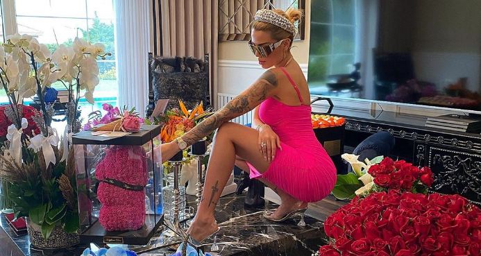 Morena e vazhdon ‘luftën’, publikon këngë kushtuar personit që e shante në përgjime