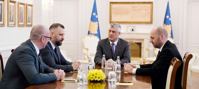 Thaçi takohet me përfaqësuesit e Listës Serbe
