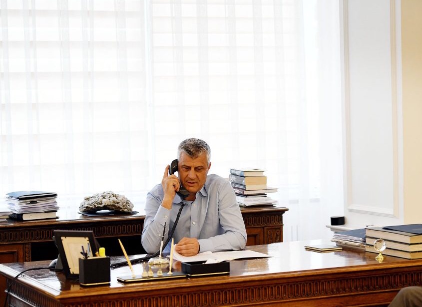Nuk takohen Thaçi e Pacolli, por flasin në telefon për hapat e mëtutjeshëm pas rrëzimit të Qeverisë