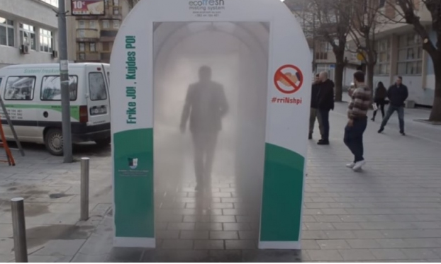 Mitrovica bëhet me kabinë për dezinfektimin e qytetarëve