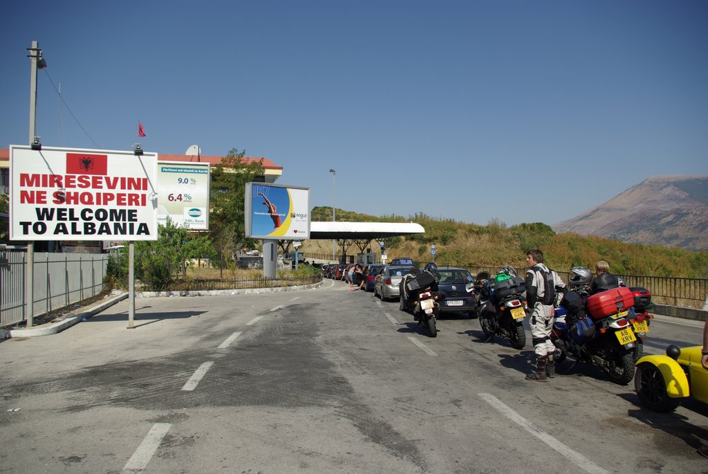 Greqia hap kufijtë për 29 vende, mes tyre edhe Shqipëria