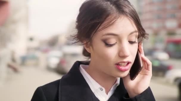 Pasojat e bisedave të gjata në telefon