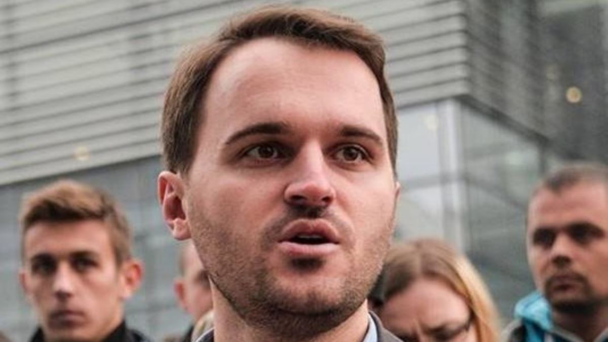 Krasniqi ironizon me VV-në: Papunësinë e zhdukët për 53 ditë, por s’patët kohe për ta luftuar korrupsionin