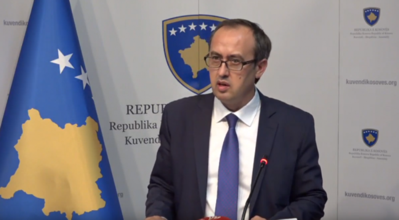 Kryeministri në ardhje: Veprimet e reja të Qeverisë Kurti ndaj Serbisë po e kurthojnë Kosovën