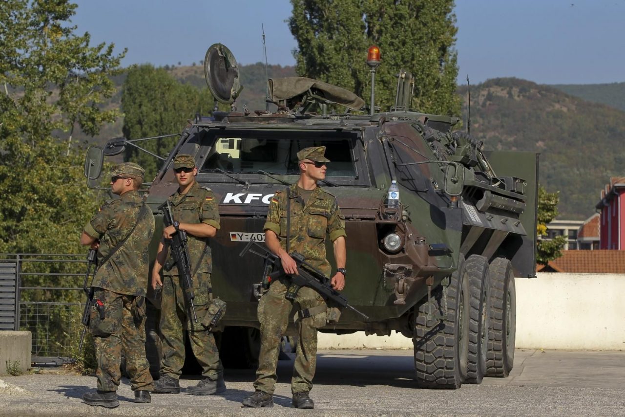 Analisti sulmon ashpër KFOR-in, i kërkon llogari për helikopterin serb në Kosovë