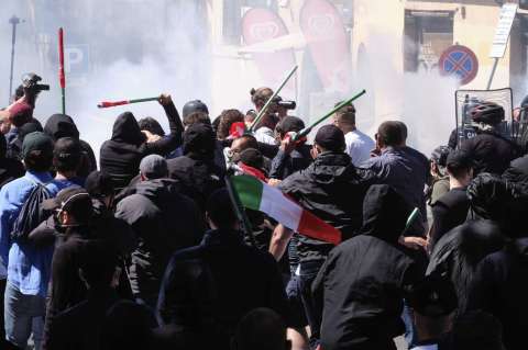 Tifozët e klubeve të Serie A me protesta të dhunshme në Itali