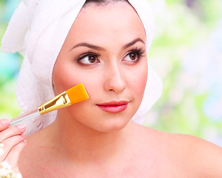 Lëkurë si bebe: Ja ç’ju duhet për një maskë në kushte shtëpie