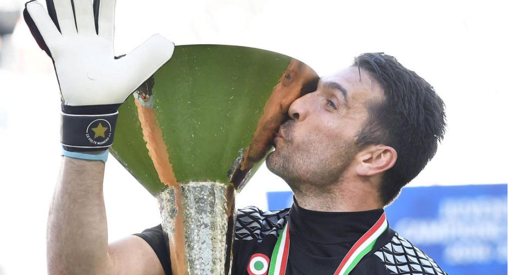 Sarri i detyruar të aktivizojë Buffon për shkak të rekordit: Nesër kundër Genoas portieri kalon Maldinin