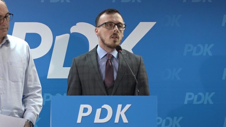 Bytyçi reagon ndaj analistëve që thanë se ndonjë deputet i PDK-së do ta votojë Qeverinë Hoti