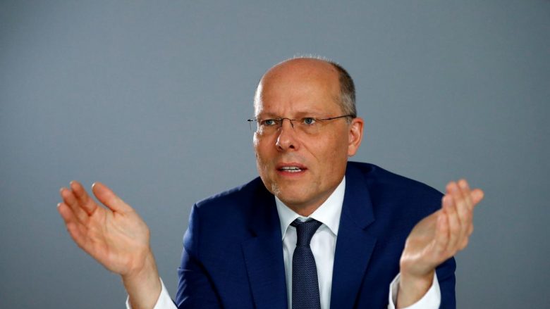 Peter Beyer: Nuk përjashtohet mundësia që në Kosovë të tentohet shfuqizimi i Speciales