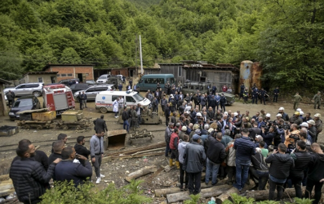 Po vazhdojnë përpjekjet për nxjerrjen e trupave të dy minatorëve në Artanë