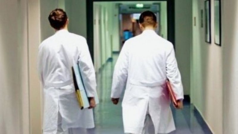 Pesë punonjës shëndetësorë në Prishtinë dalin pozitiv me koronavirus