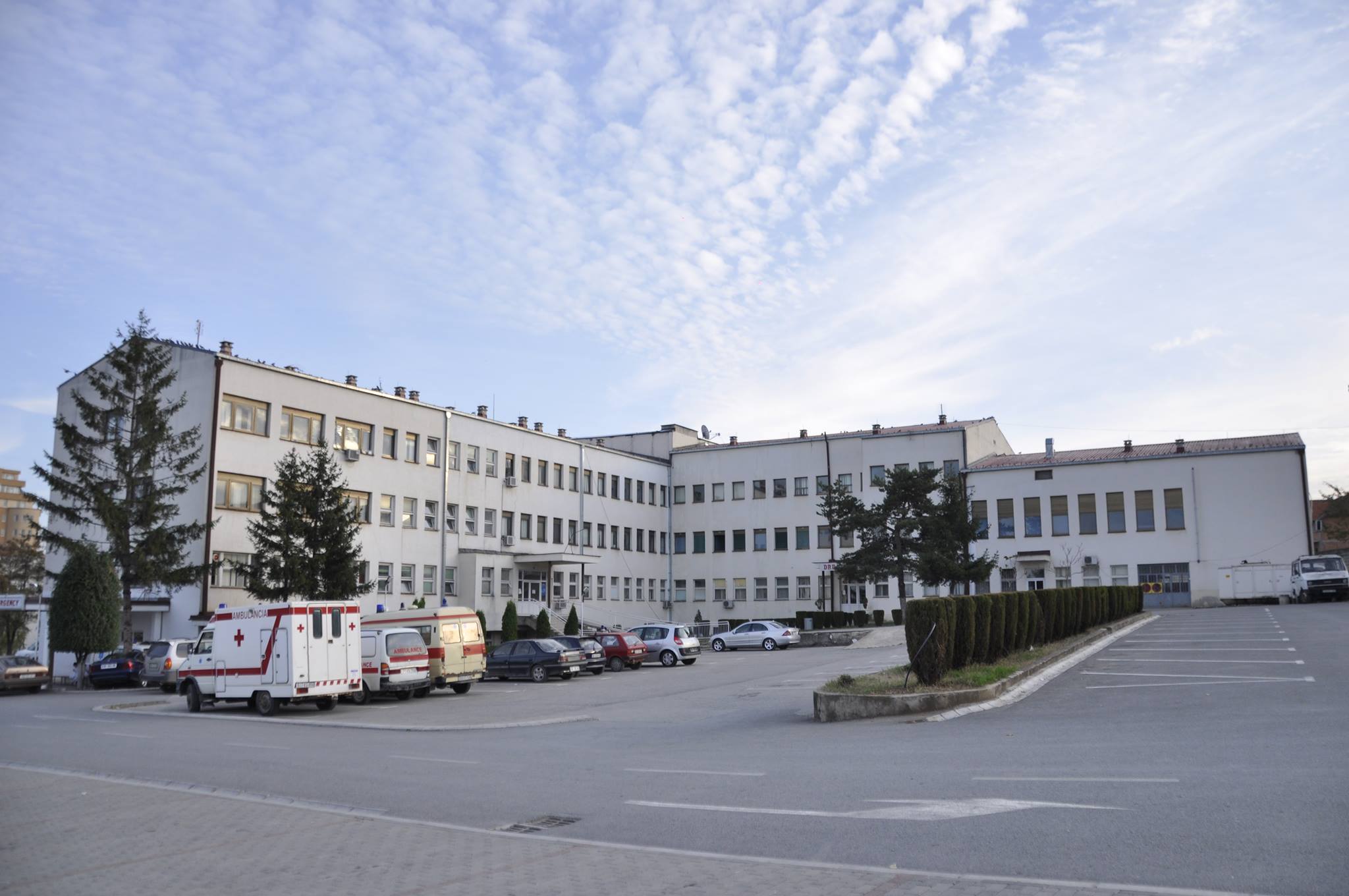 Spitali i Gjilanit rrit kapacitetet për hospitalizim të pacientëve me Covid-19