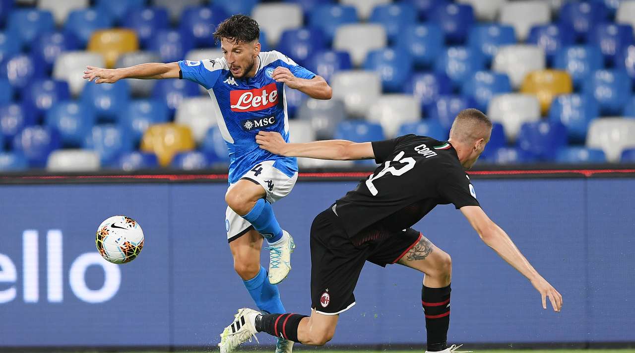 Napoli me Milanin ndajnë pikët, u shënuan 4 gola gjithsej