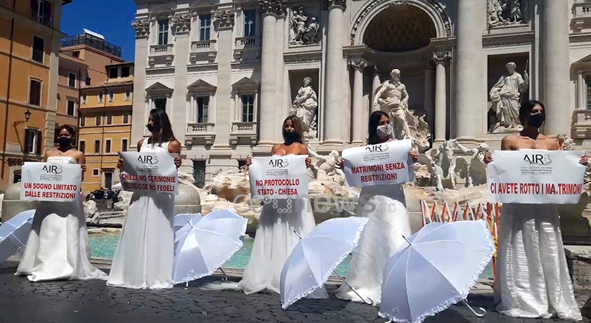Korona u prishi planet e dasmës, kandidatet për nuse protestojnë në rrugë me vello