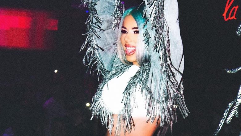 Tayna thotë se po e shpall zyrtarisht sezonin e hapur