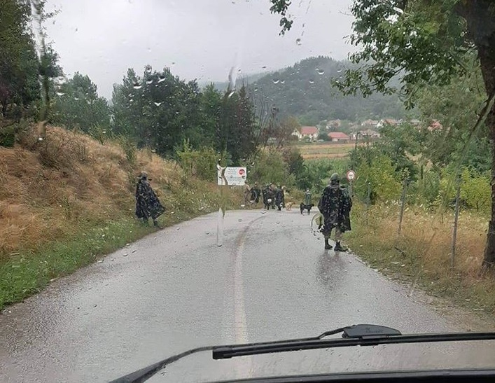 Foto e re ku shihen xhandarmëria serbe duke patrulluar në Kosovë