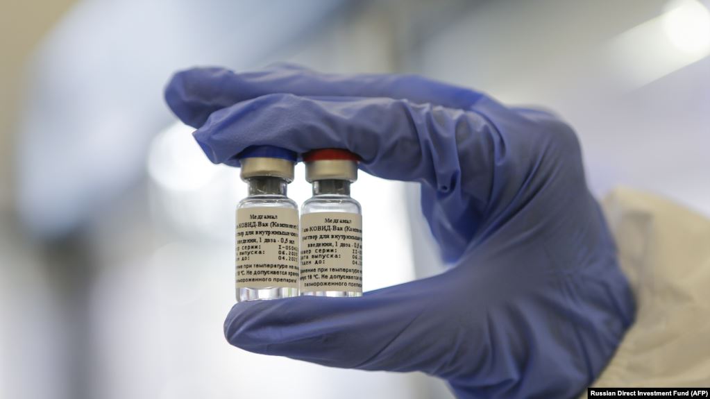 Shkencëtarët, skeptikë nëse duhet t’i besohet vaksinës së zhvilluar nga Rusia