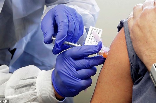 Mjeku shqiptar: Më 24 gusht do provohet për herë të parë në Itali vaksina anti- COVID