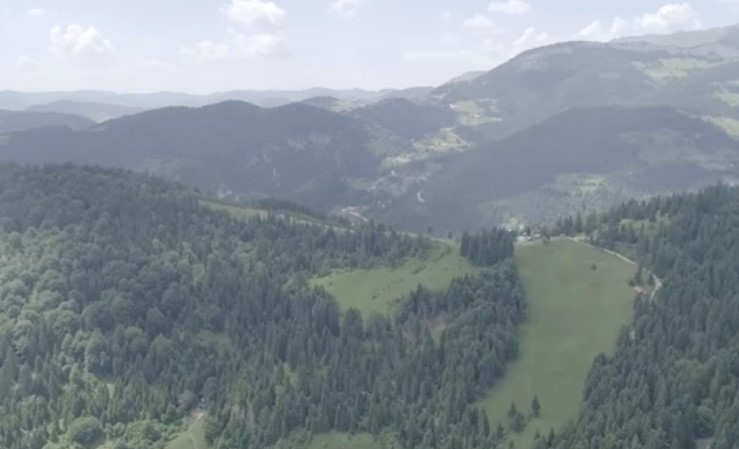 Thaçi tregon bukuritë e Kosovës, publikon një video nga Bjeshkët e Rugovës