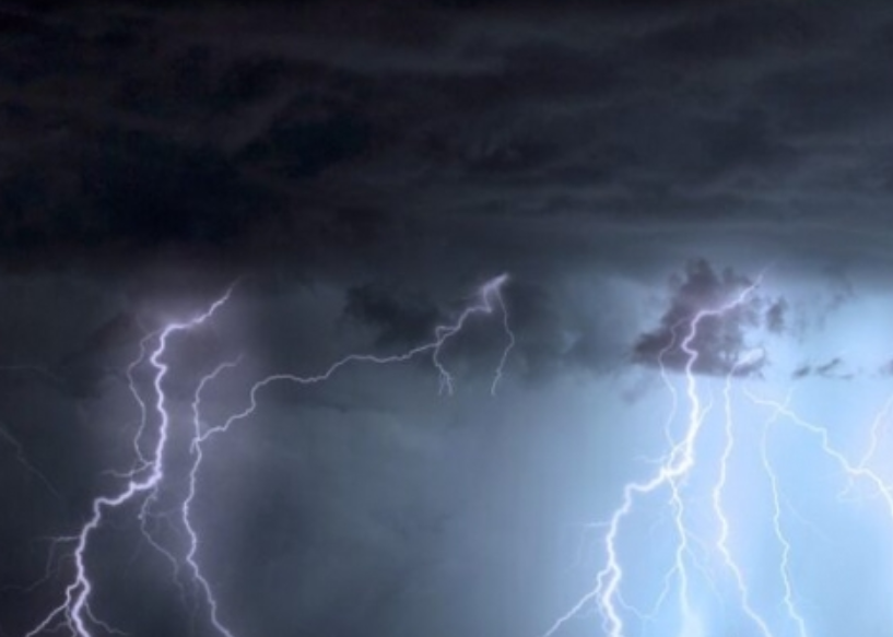 Shkencëtarët me një lajm të keq: Atmosfera po elektrizohet shumë, gjithnjë stuhi e rrufe më të mëdha