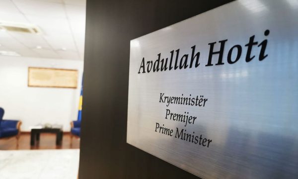 Zyra e Kryeministrit del me një njoftim pasi Hoti rezultoi pozitiv me koronavirus