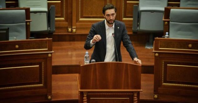 Ismaili: Ministri Zemaj po blen kohë lidhur me vendimin për çmimin e barnave, po bëhet partner i krimit dhe korrupsionit