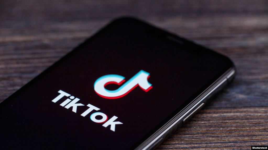 Një 12-vjeçare në Angli e dërgon TikTok’un në gjykatë