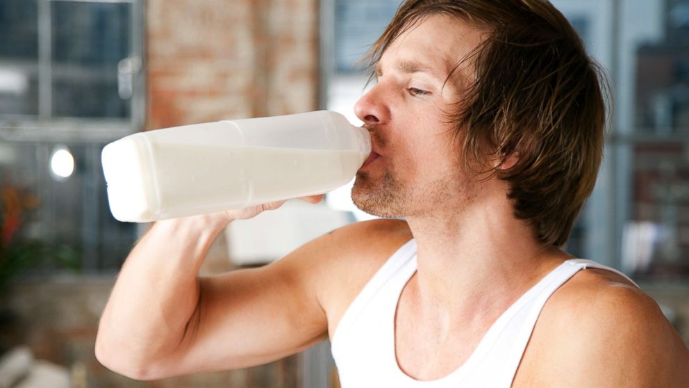 Pse duhet të konsumoni qumësht para gjumit?