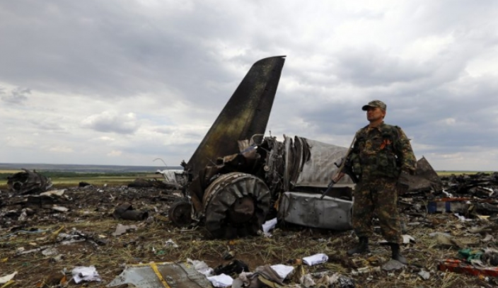 22 viktima pas rrëzimit të një avioni ushtarak