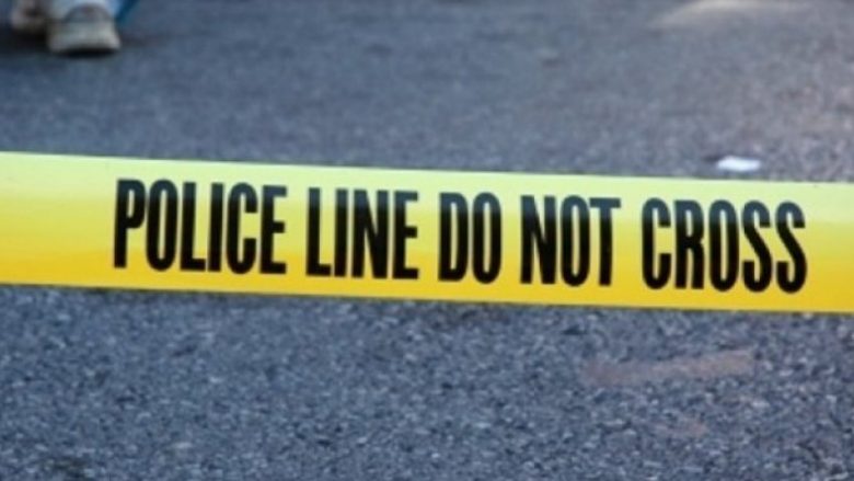 Gjenden eshtra në një skaj rruge në Skenderaj, dyshohet se janë të njerëzve