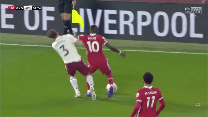 Liverpooli u ndihmua dukshëm nga gjyqtari mbrëmë: Mane meritoi direkt të kuqin për këtë ndërhyrje të tmerrshme