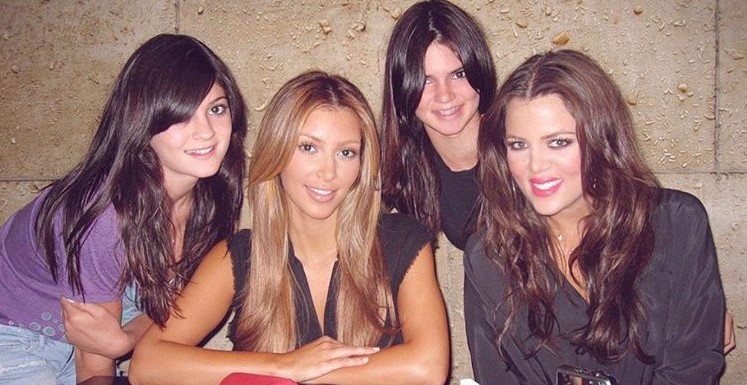 Motrat Kardashian mezi njihen para famës