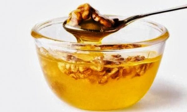 Këto janë të mirat e mjaltës me arra