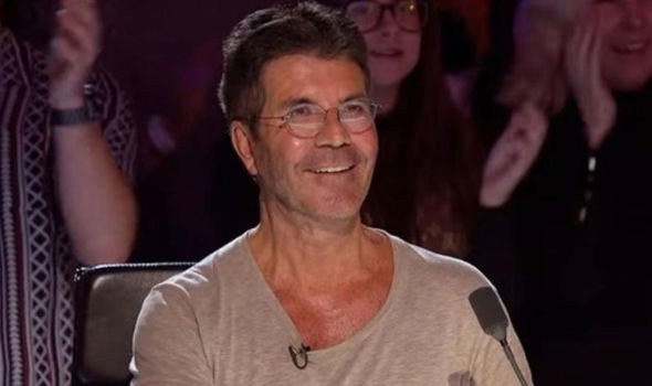 Simon shfaqet për herë të parë që prej kur u rrëzua nga biçikleta elektrike