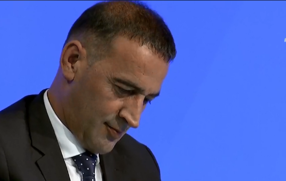 Daut Haradinaj komenton lajmin se “Ramushi rrahu gruan e tij, Anitën”