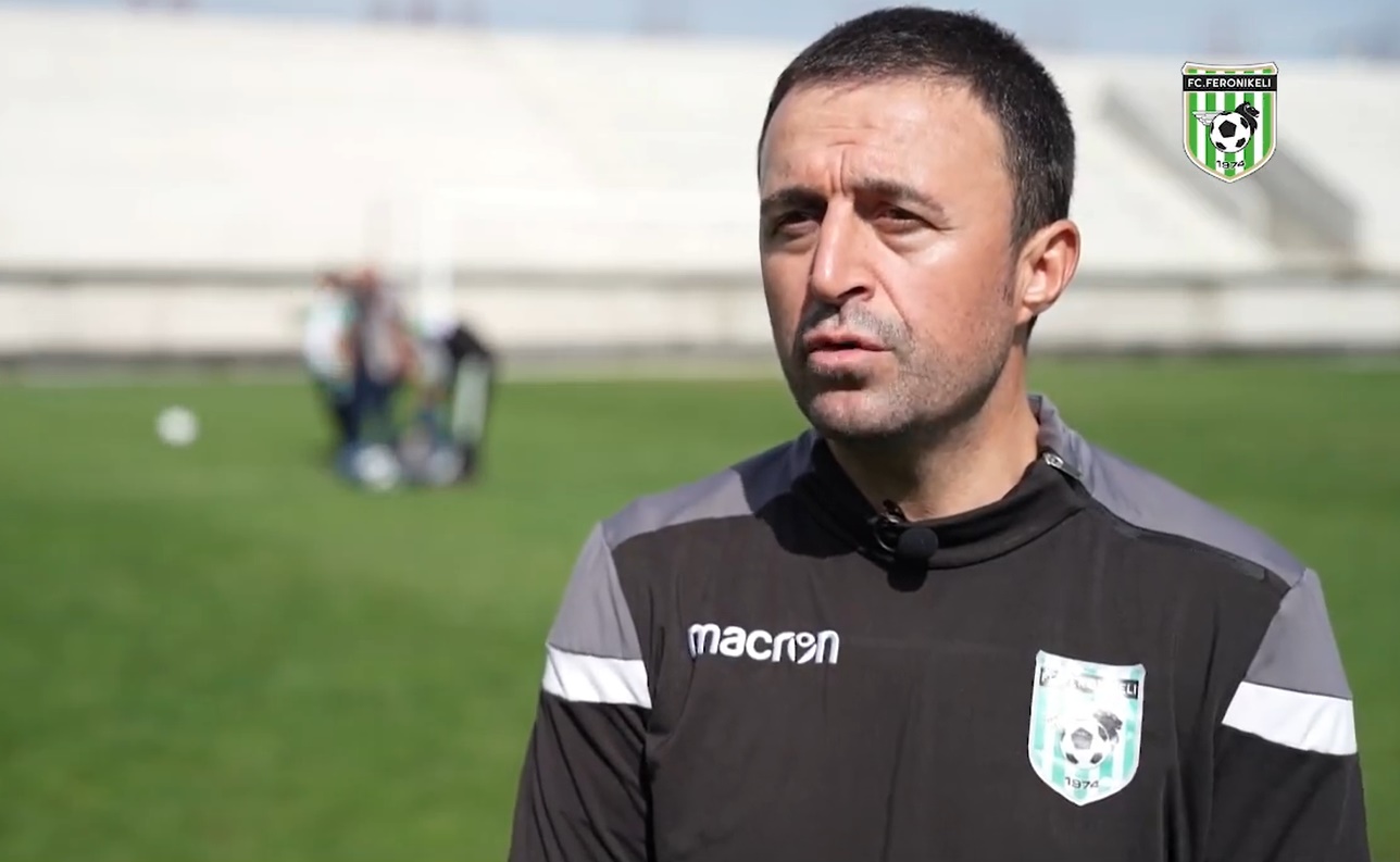 Trajneri i Feronikelit merr masa brutale kundër lojtarëve që nuk performuan mirë, i detyron të stërviten ndaraz