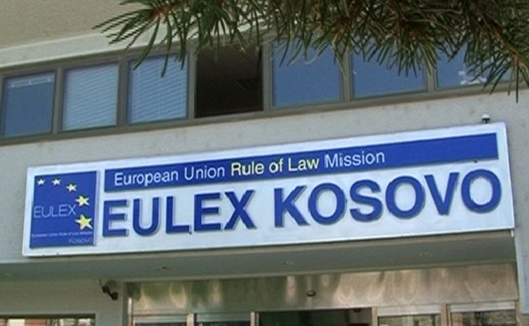 Reagon EULEX, thotë se do të marrë masa ndaj zyrtarit të vet që e parkoi gabimisht veturën