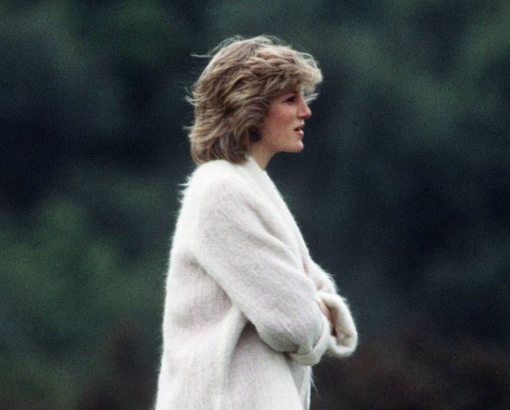 6 veshje të Lady Diana-s që do t’ju bëjnë të dukeni yll këtë sezon