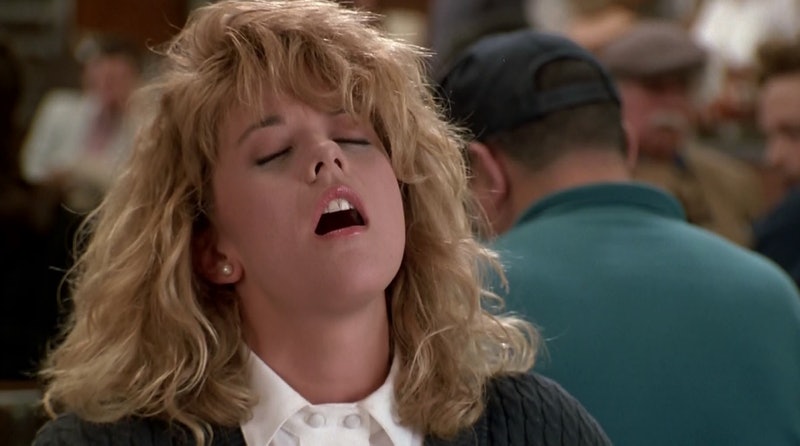 Femrat e aktrojnë orgazmën vetëm për t’i dhënë fund seksit të keq?