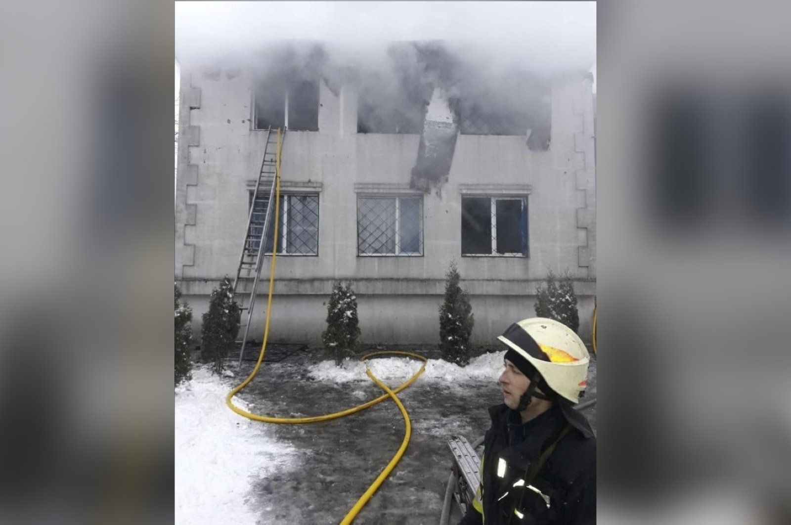 Zjarr në shtëpinë e pleqve në Ukrainë, 15 të vdekur