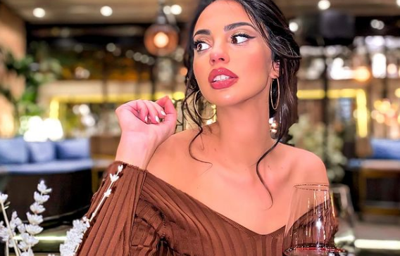 Moderatorja e sportit shpërthen në lot në ekran, rrëfen 3 momentet më të vështira të jetës