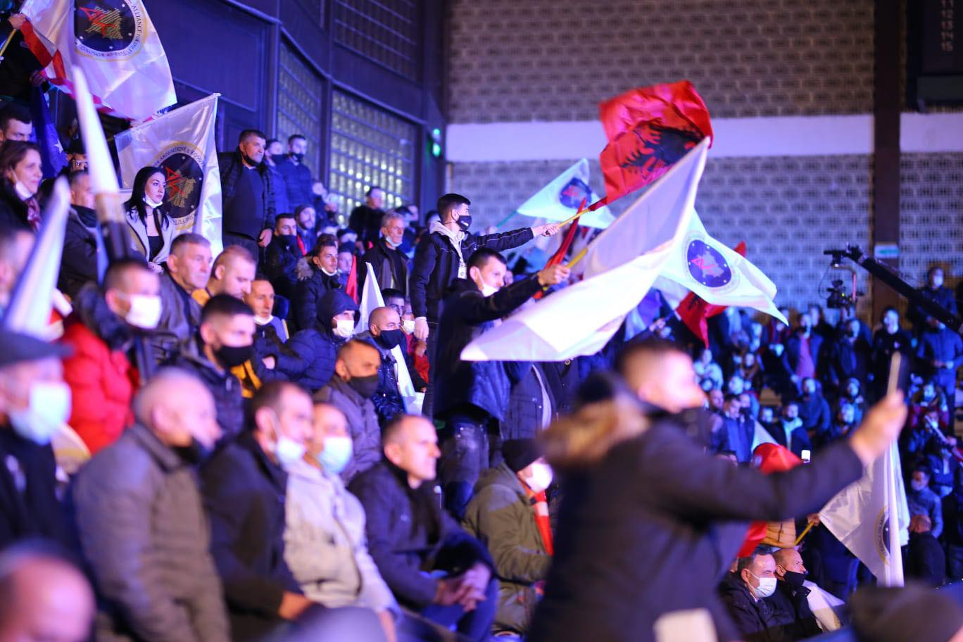 Haradinaj përkrahje të fuqishme në tubimin përmbyllës në Prishtinë