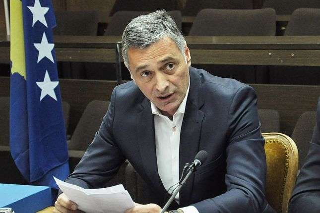 Aleksandër Lumezi: Presidentja t’i shërbej drejtësisë