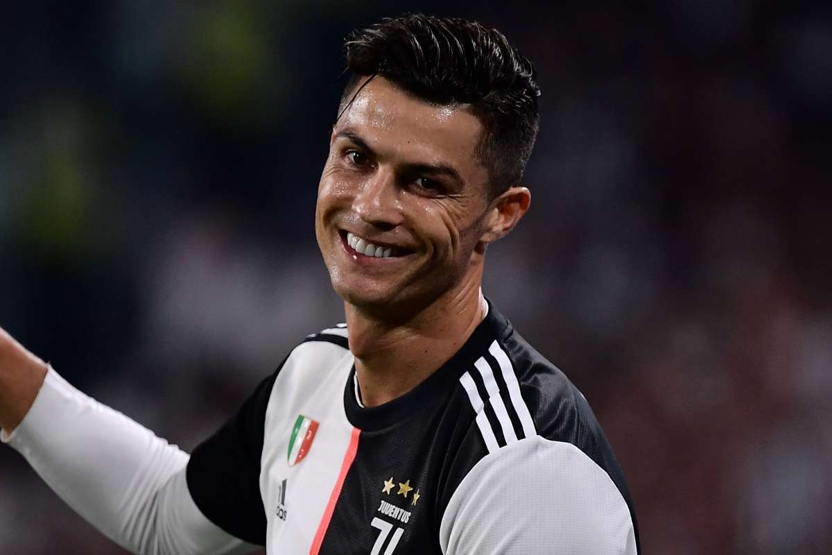 Cristiano Ronaldo e ndjek një artiste shqiptare në rrjete sociale