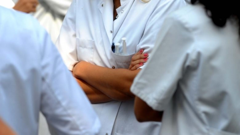 Në Itali pezullohen rreth 2 mijë mjekë për shkak të mosvaksinimit