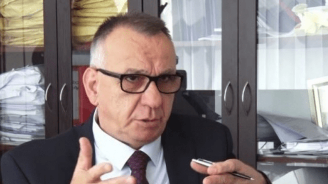 Hasani: Serbët e Kosovës nuk mund të jenë pjesë e referendumit të Vuçiqit